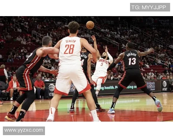 10月13日火箭队迎战强敌全力争胜期待精彩比赛瞬间